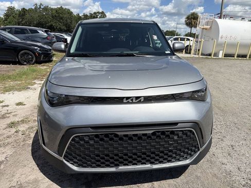 Used 2023 Kia Soul LX FWD image 2