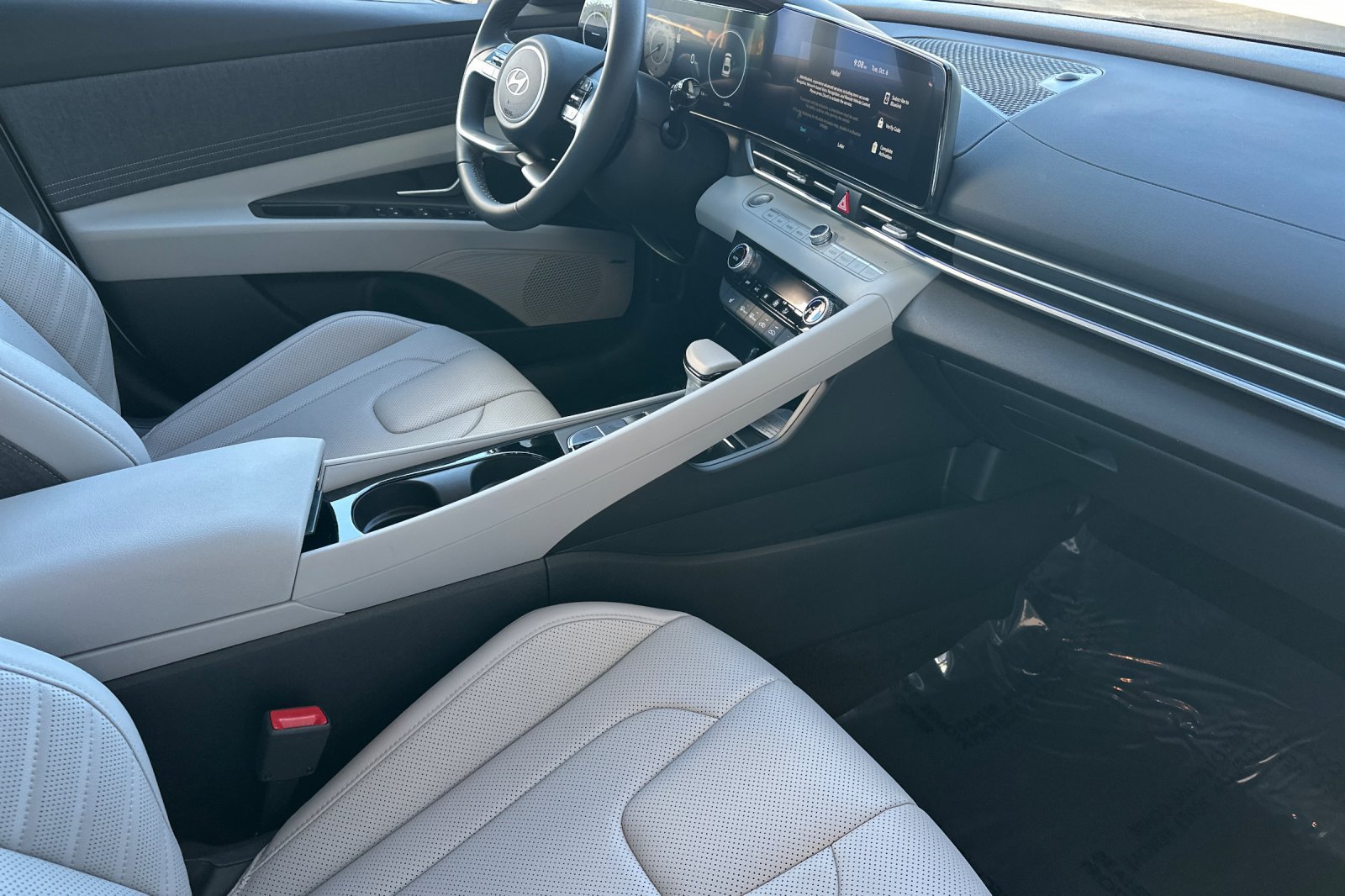 Certified 2026 Hyundai Elantra Limited FWD image 18