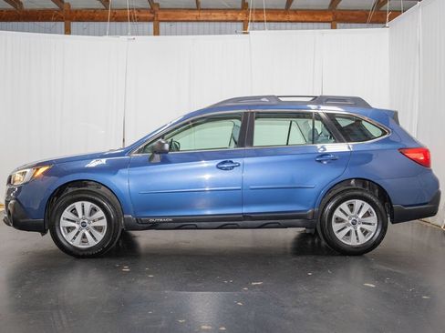 Used 2019 Subaru Outback 2.5i AWD/4WD image 5