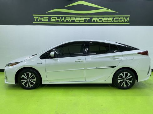 Used 2018 Toyota Prius Prime Advanced image 6