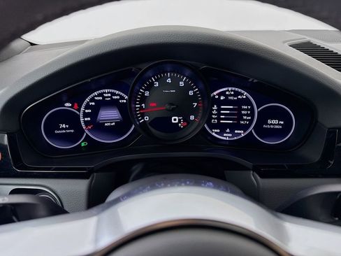 Certified 2023 Porsche Cayenne AWD/4WD image 15