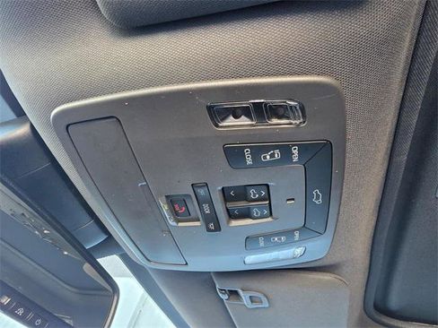 Certified 2023 Toyota Sienna Platinum image 35