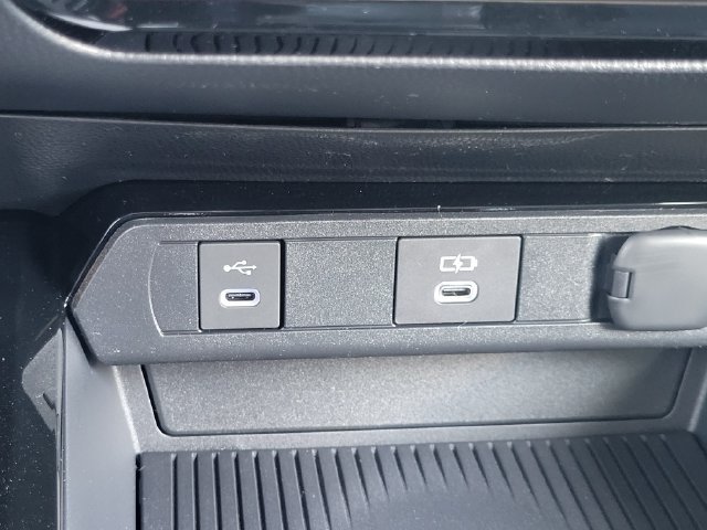 New 2027 Toyota Prius Plug-In Hybrid FWD image 15