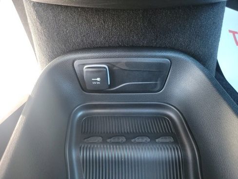 New 2025 Chrysler Pacifica Select image 24