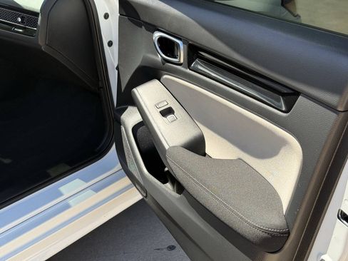 Used 2022 Honda Civic EX image 18