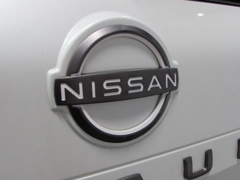 Used 2024 Nissan Rogue SV w/ SV Premium Package FWD image 32