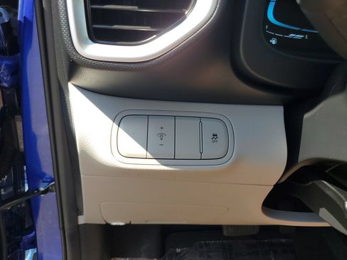 Used 2026 Hyundai Venue SEL FWD image 28