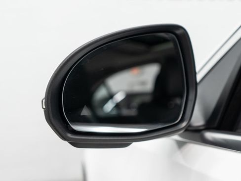 Used 2025 Mercedes-Benz C 300 4MATIC Sedan image 47