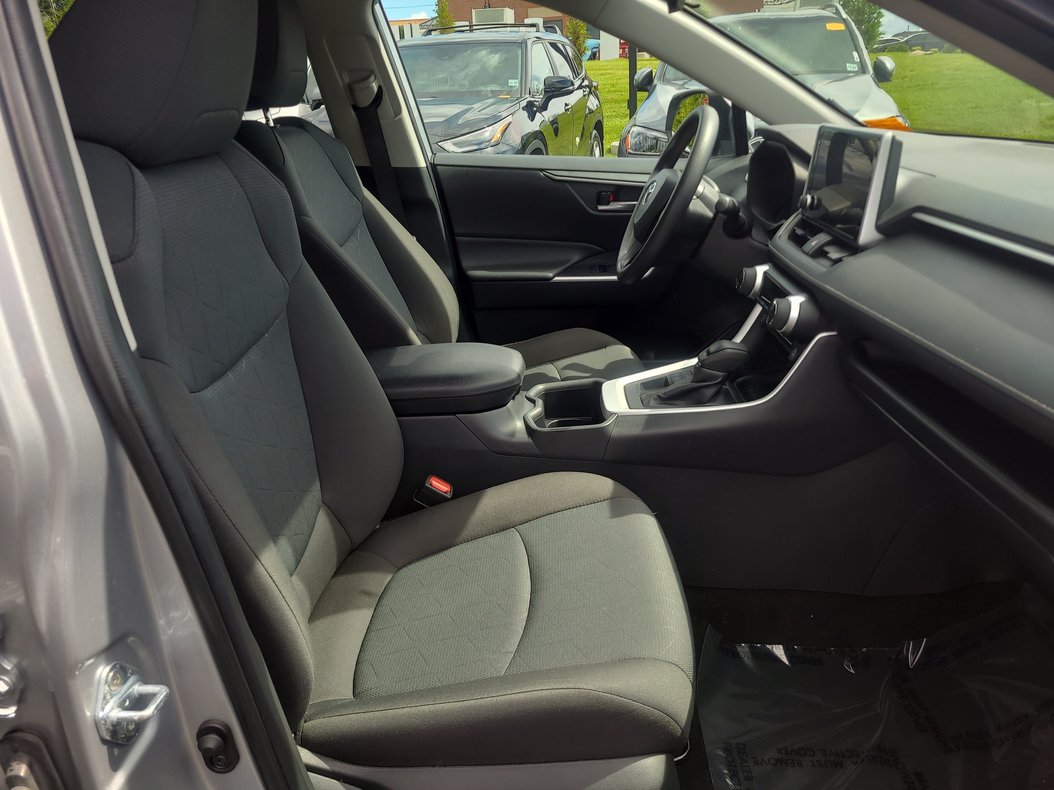Certified 2025 Toyota RAV4 XLE AWD/4WD image 17