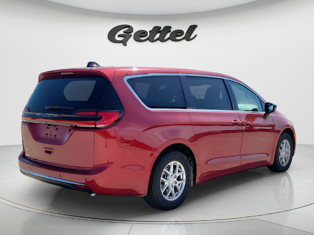 New 2027 Chrysler Pacifica Select w/ Family Tech Group FWD image 5