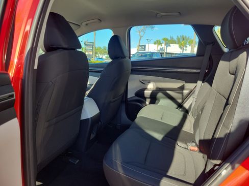 Used 2023 Hyundai Tucson SE image 12