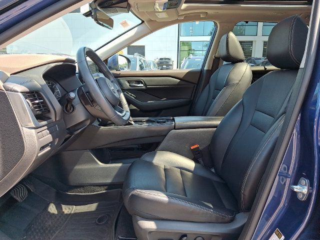 Used 2023 Nissan Rogue SL w/ SL Premium Package AWD/4WD image 14