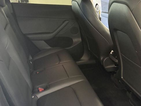 Used 2023 Tesla Model Y Long Range AWD/4WD image 31