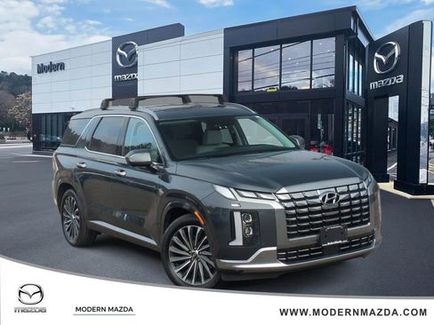 Used 2023 Hyundai Palisade Calligraphy image 1