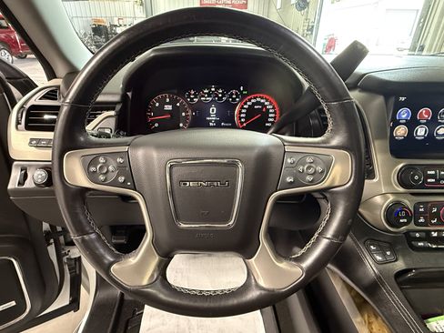 Used 2016 GMC Yukon XL Denali w/ Open Road Package AWD/4WD image 20