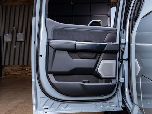 Used 2026 Ford F250 Platinum image 38