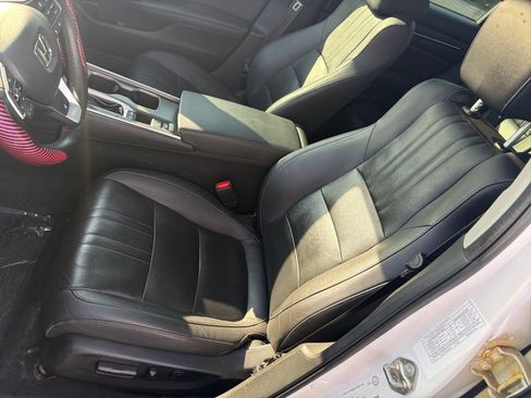 Used 2019 Honda Accord Touring image 17