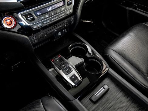 Used 2018 Honda Pilot Elite image 23