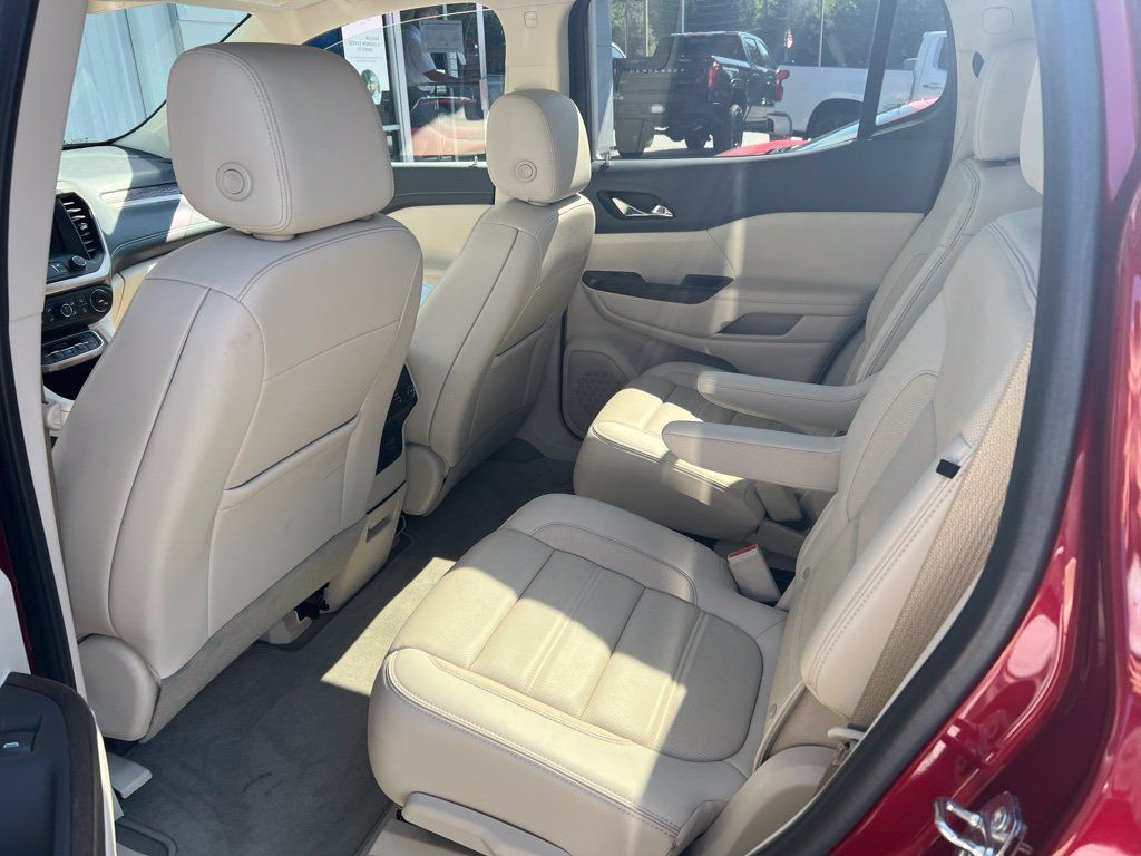 Used 2020 GMC Acadia Denali w/ Technology Package FWD image 4