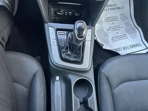 Used 2018 Hyundai Elantra Value Edition FWD image 17