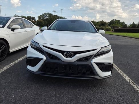Used 2024 Toyota Camry SE FWD image 2