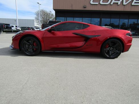 Used 2024 Chevrolet Corvette Z06 image 8