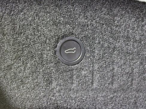 Used 2022 Tesla Model S Plaid image 29