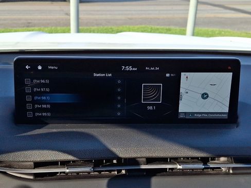 Used 2025 Genesis GV70 2.5T AWD/4WD image 17