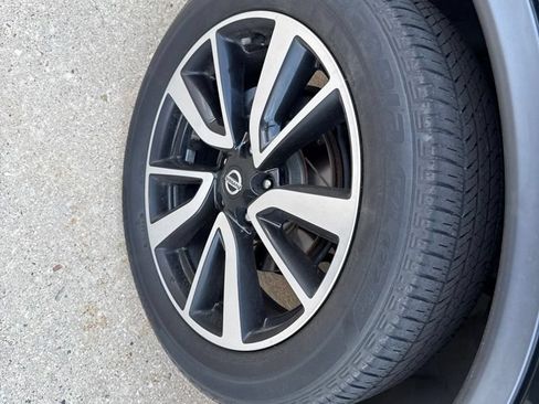Used 2019 Nissan Rogue SL AWD/4WD image 12