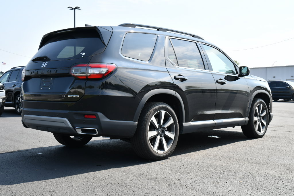 Used 2024 Honda Pilot Touring image 7
