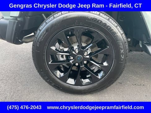 Used 2024 Jeep Wrangler Unlimited Sahara w/ Dual Top Group AWD/4WD image 10