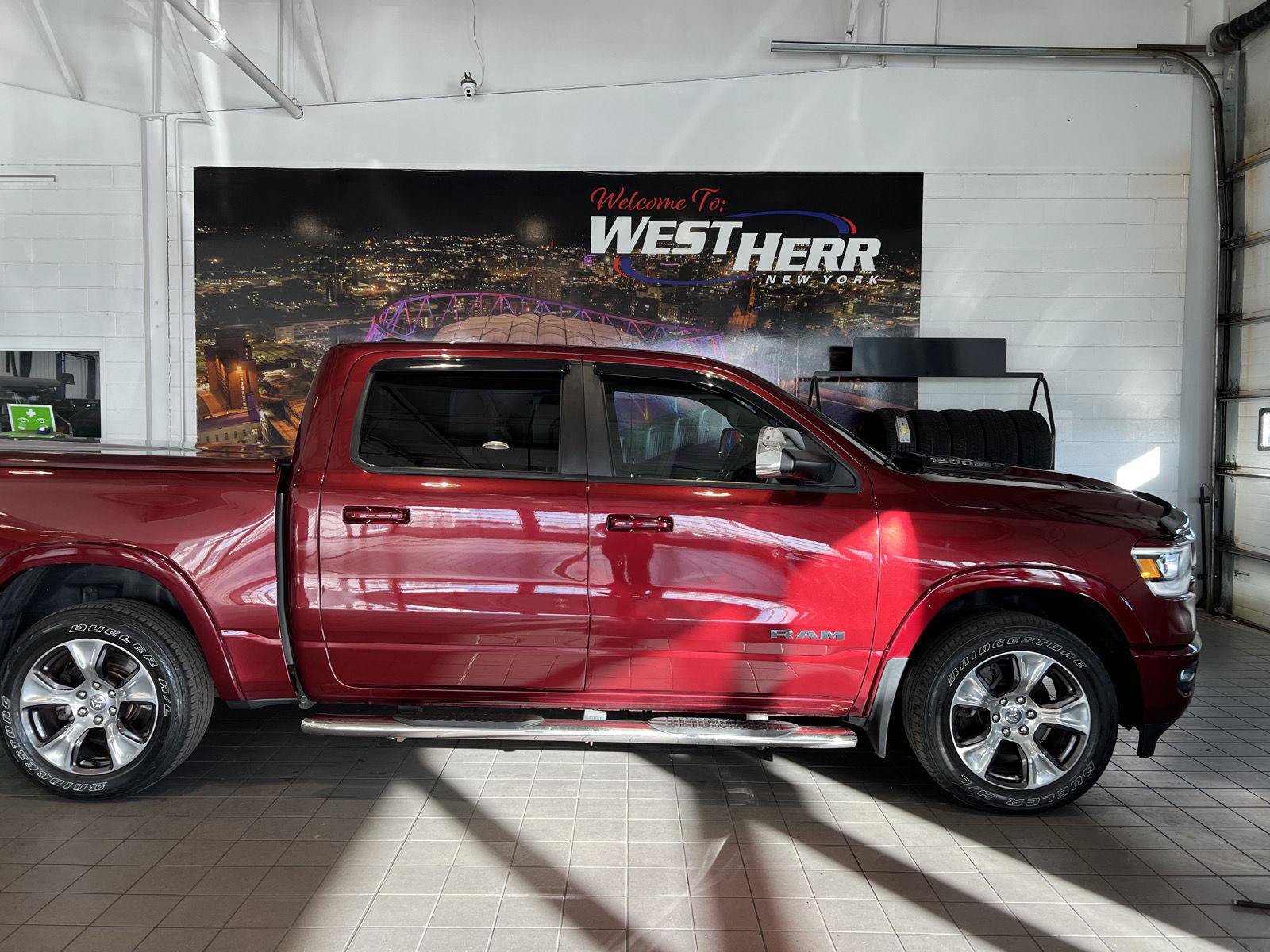 Used 2019 RAM 1500 Laramie AWD/4WD image 8