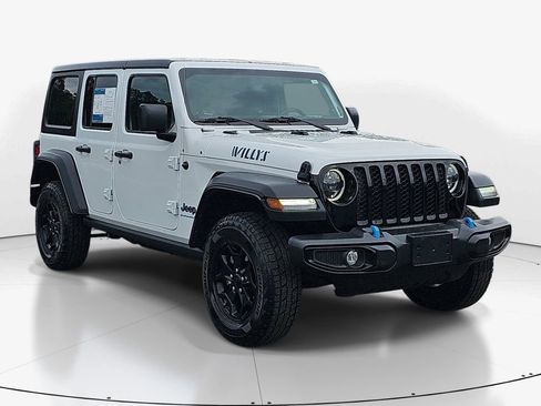 Used 2023 Jeep Wrangler Unlimited w/ Cold Weather Group AWD/4WD image 3