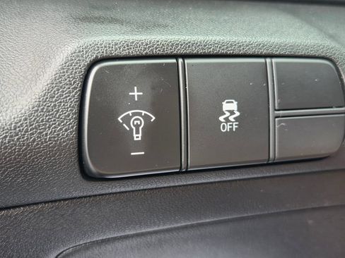 Used 2024 Hyundai Elantra SEL FWD image 27