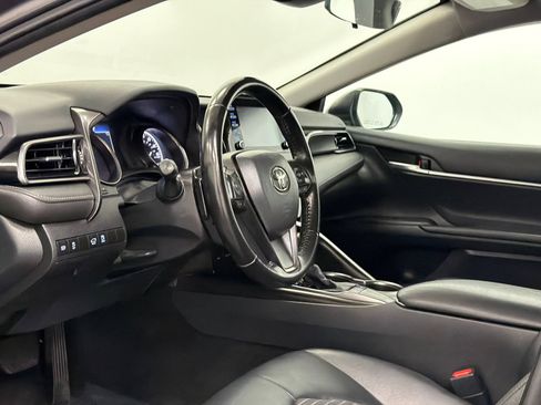 Used 2022 Toyota Camry SE FWD image 12