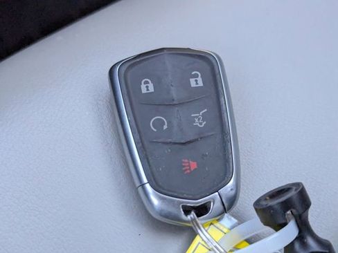 Used 2019 Cadillac XT4 Premium Luxury image 30