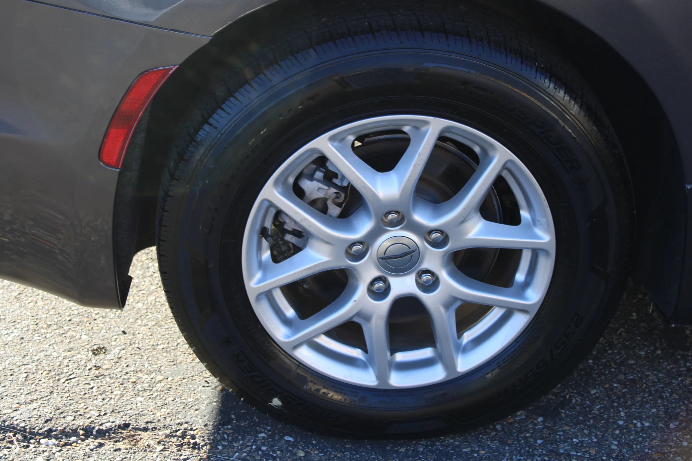 Used 2023 Chrysler Pacifica Touring-L FWD image 28
