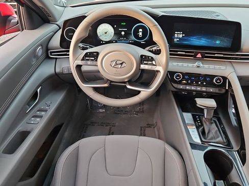 Used 2023 Hyundai Elantra SEL w/ Convenience Package image 14