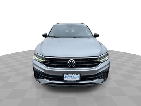 Used 2022 Volkswagen Tiguan SE R-Line image 3
