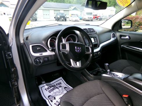 Used 2016 Dodge Journey SE w/ Flexible Seating Group FWD image 10