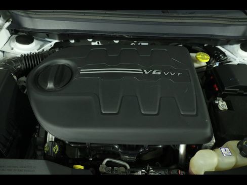 Used 2022 Jeep Cherokee Latitude Lux w/ Sun & Sound Group image 13