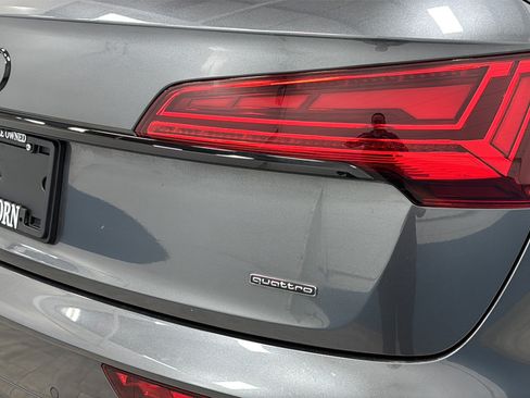 Used 2022 Audi Q5 e Premium Plus w/ Premium Plus Package AWD/4WD image 38