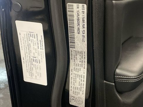 Used 2024 Jeep Grand Cherokee Limited w/ Luxury Tech Group II AWD/4WD image 29