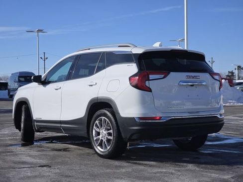 Used 2024 GMC Terrain SLT image 22