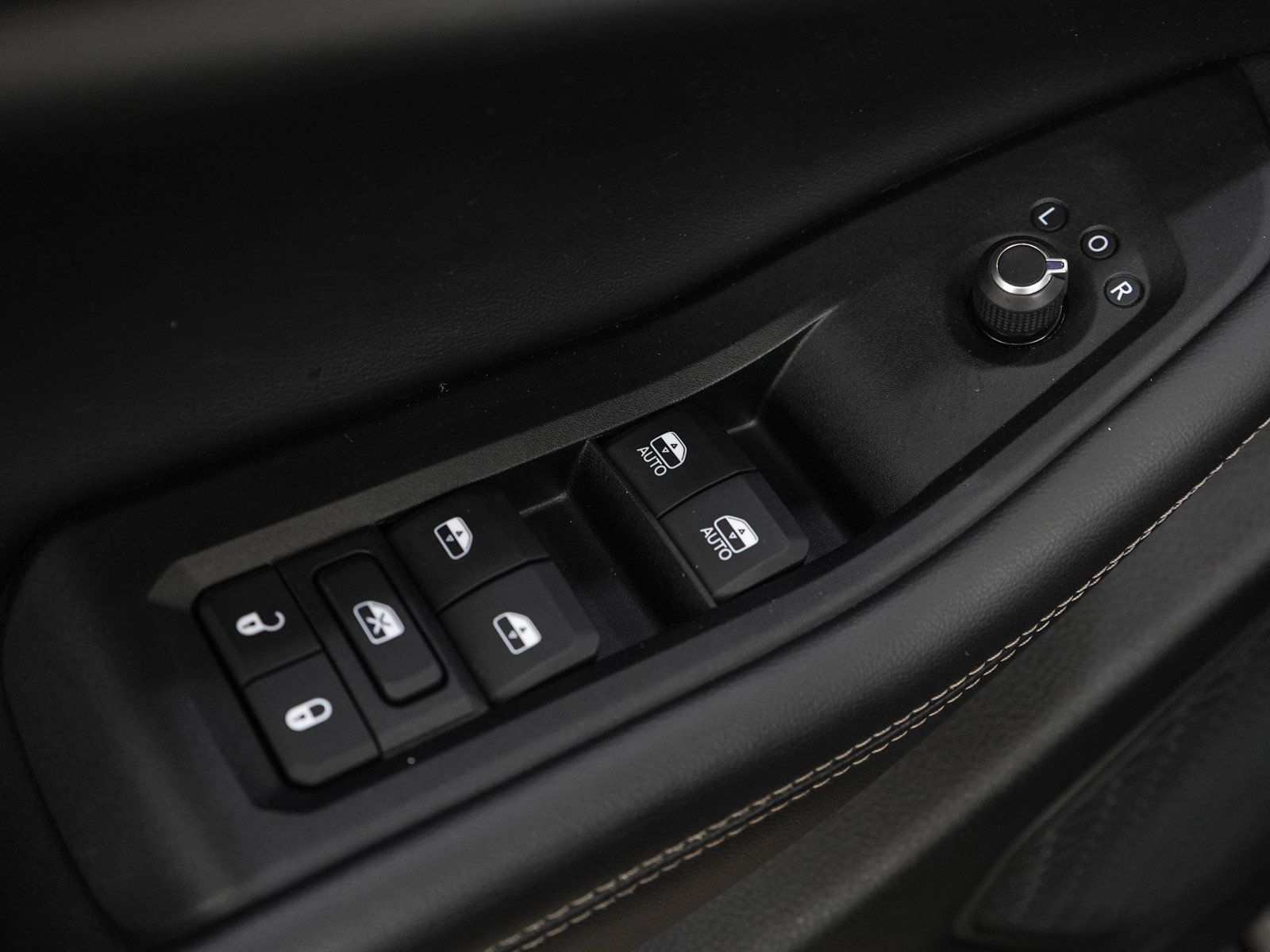 Used 2023 Jeep Grand Cherokee Altitude AWD/4WD image 21