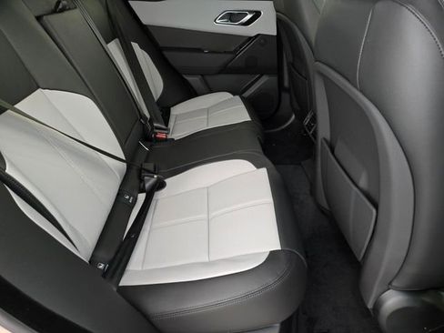 New 2026 Land Rover Range Rover Velar Dynamic SE image 17