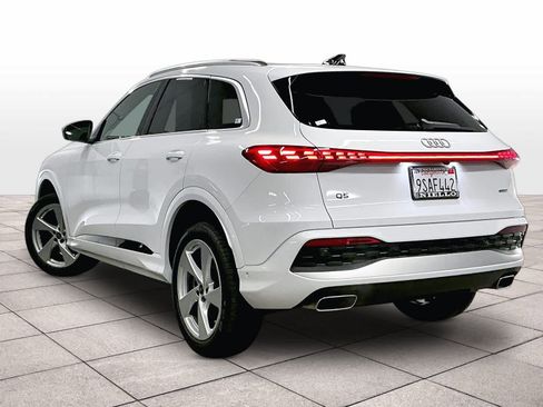 Certified 2025 Audi Q5 Premium Plus w/ Premium Plus image 15