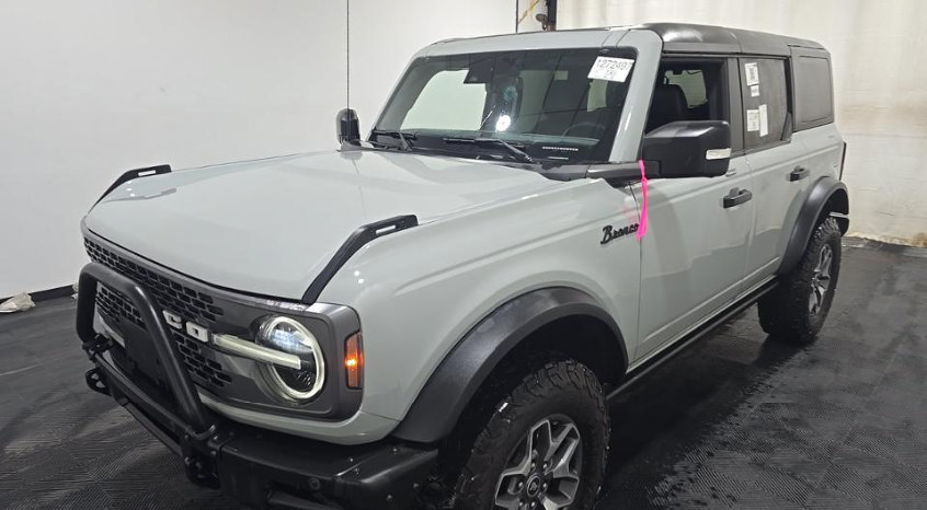 Certified 2023 Ford Bronco Badlands AWD/4WD image 2