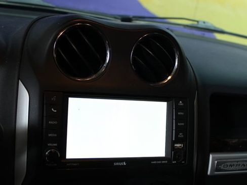 Used 2016 Jeep Compass High Altitude image 16