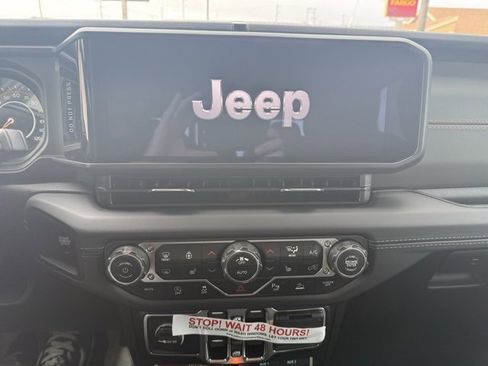 New 2025 Jeep Gladiator Mojave image 20